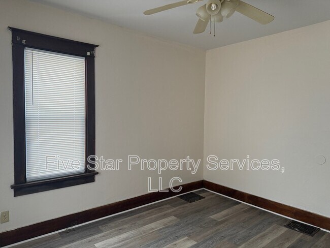 Building Photo - 1708 S Loveland Ave