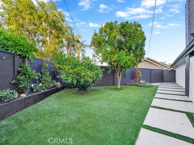 Building Photo - 737 Paseo Pl