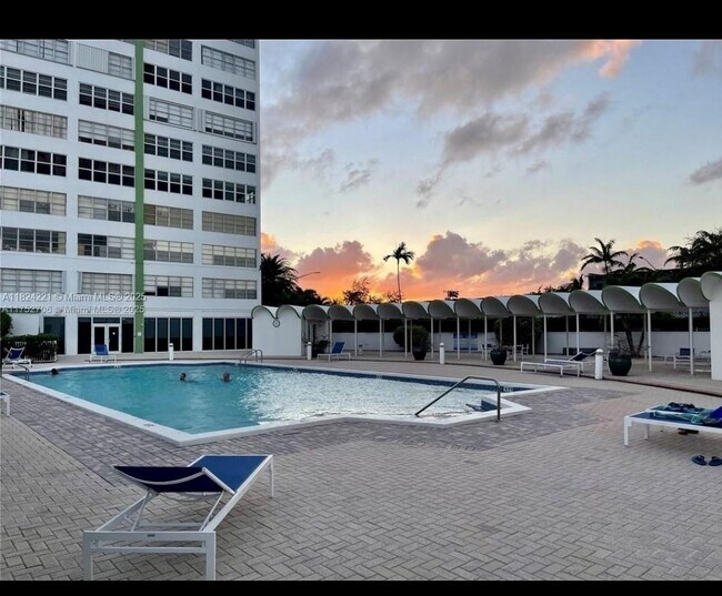 Building Photo - 2150 Sans Souci Blvd