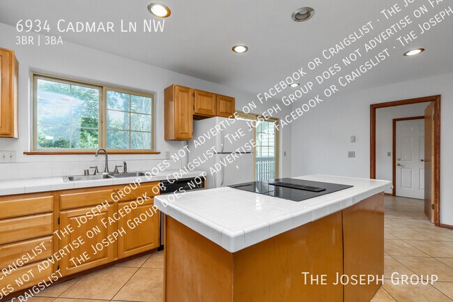 Building Photo - 6934 Cadmar Ln NW