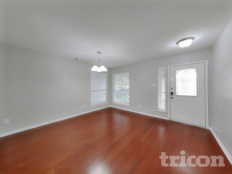 Building Photo - 6726 Misty Dale Dr