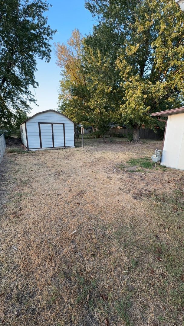 Building Photo - 706 Chisholm Trail