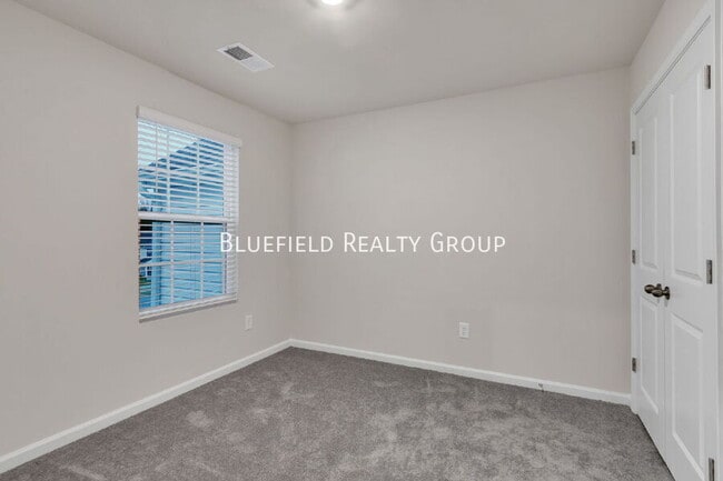 Building Photo - 808 Harper St