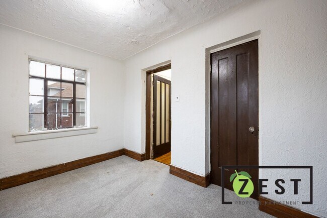 Building Photo - 4016 Hogarth St