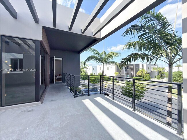 Building Photo - 10098 NW 74th Terrace