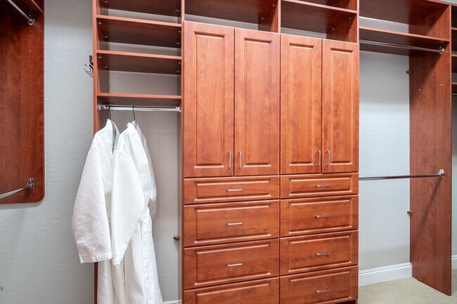 Building Photo - Stunning UPGRADED Furnished Home in Chandler!!!