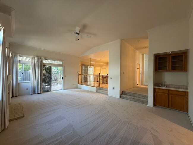 Building Photo - 625 Fox Hollow Way