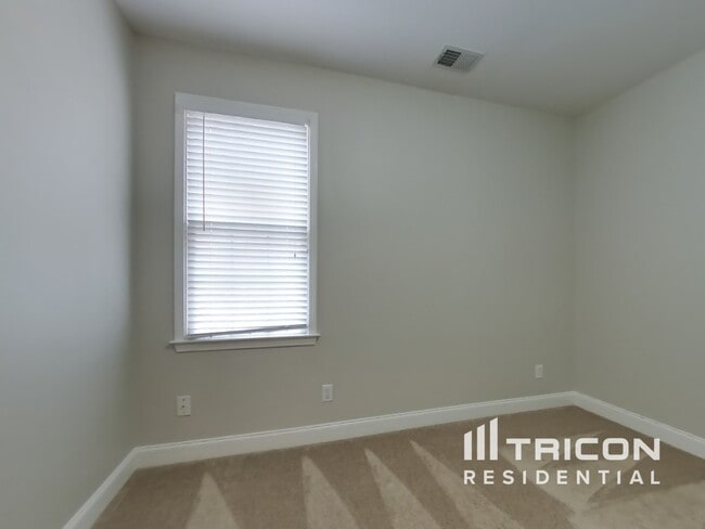 Building Photo - 46 Coopers Glen Dr SW