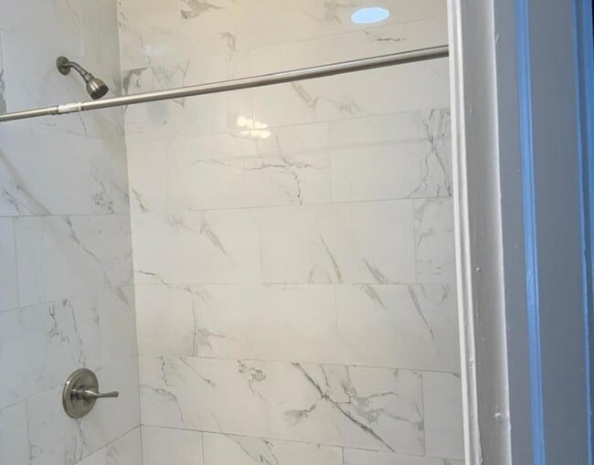 Building Photo - 1348 S Fairfield Ave