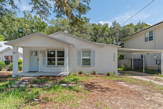 Building Photo - 306 Florida St