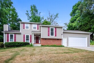 Building Photo - 917 Oakridge Dr