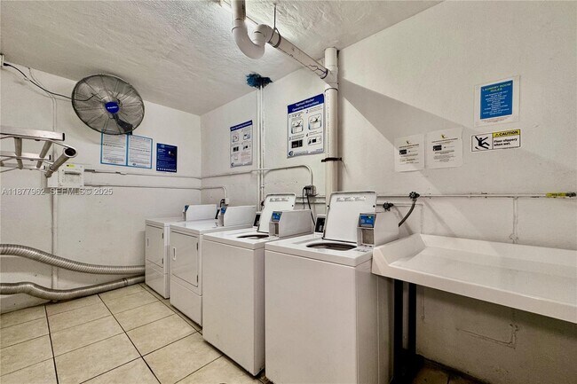 Building Photo - 7410 SW 82nd St