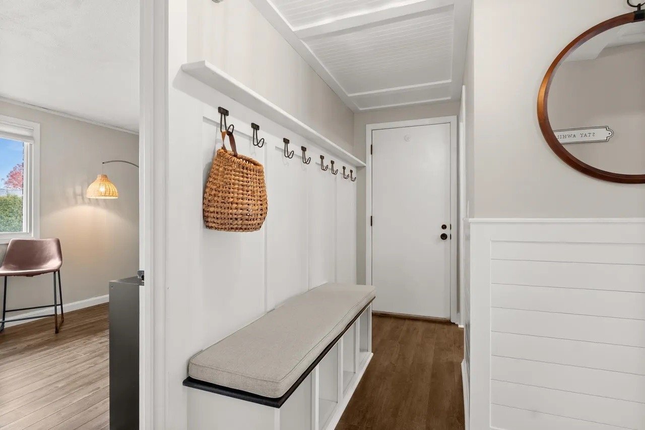 Building Photo - 478 Seabury