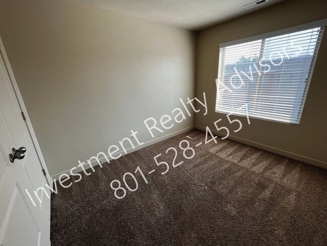 Building Photo - Beautiful Apartment Near BYU!