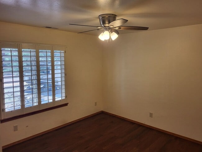 Building Photo - Bright Spacious Kachina Village Home!