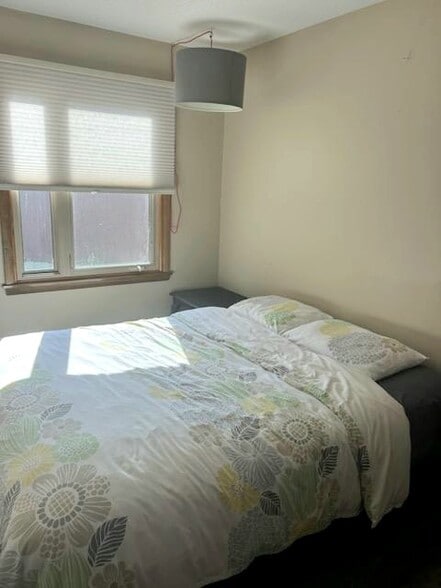 Bedroom - 410 6th Ave SW