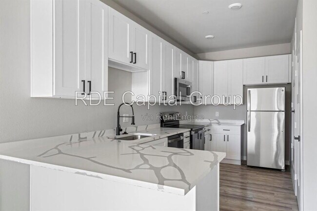 Building Photo - 948 S Corinth St Rd