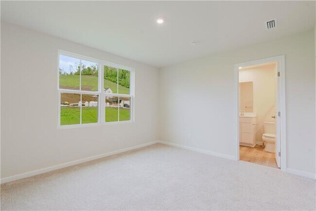 Building Photo - 157 White Oak Dr