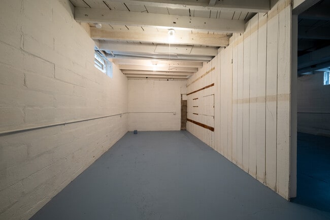 Building Photo - 4135 Quail Ave N