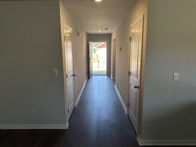 Building Photo - 1512 Heritage Cir SE