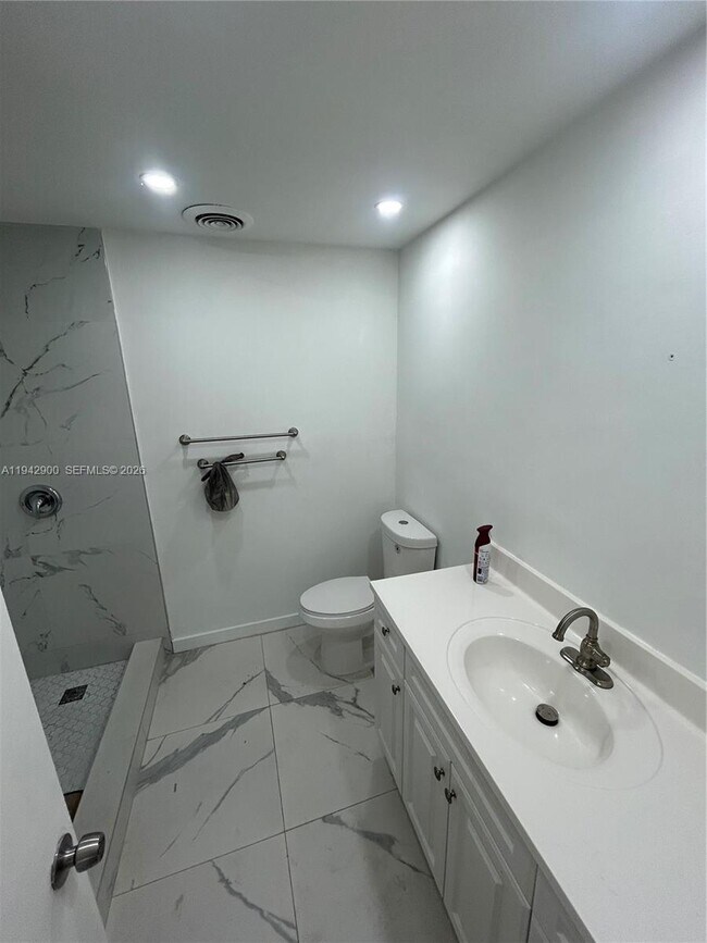 Building Photo - 2630 SW 29th Ave