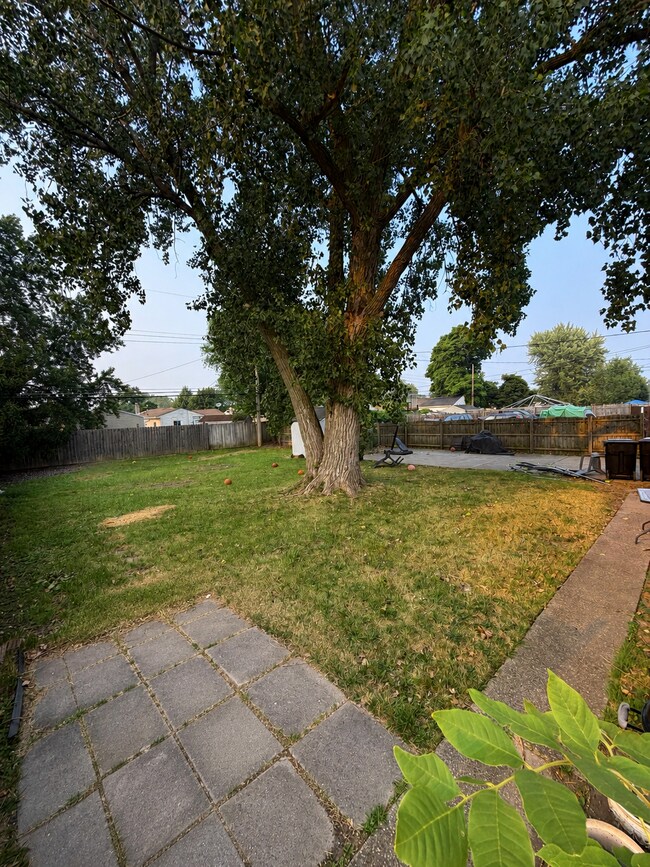 Building Photo - 864 Highland Ave