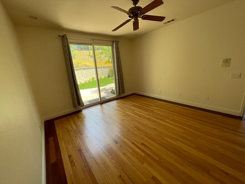 Building Photo - 1712 Carissa Way