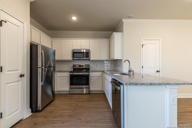 Building Photo - 10359 Lynwood Crk