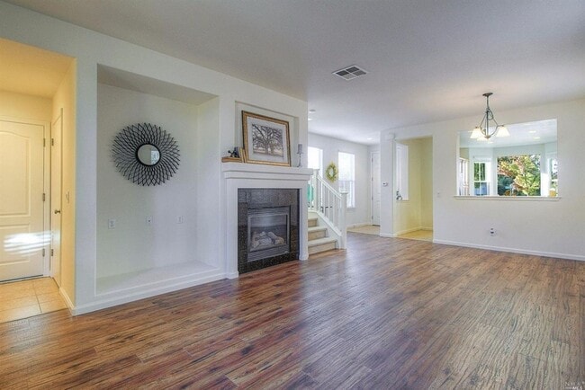 Building Photo - 1,812 Square Foot Two level 3 bedroom  2.5...