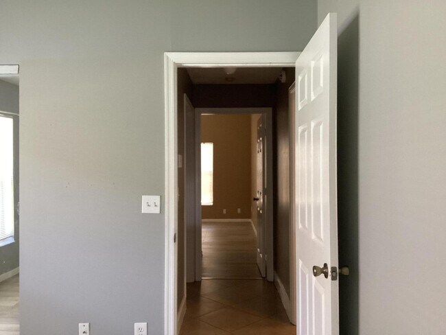 Building Photo - 1851 Oak Berry Cir