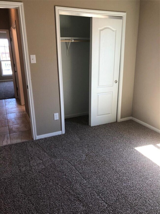 Building Photo - 1611 Curlew Ln