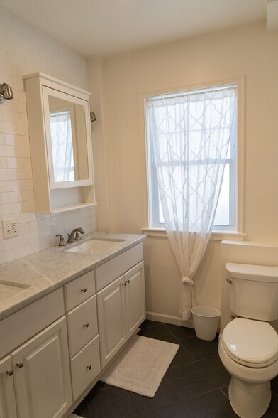 Main Bath - 9 Tyler St