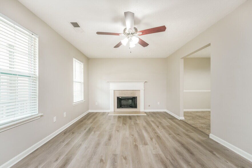 Building Photo - 728 Stonebridge Park Cir