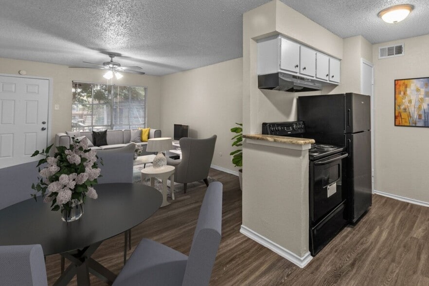 Building Photo - Greenhill Apartments