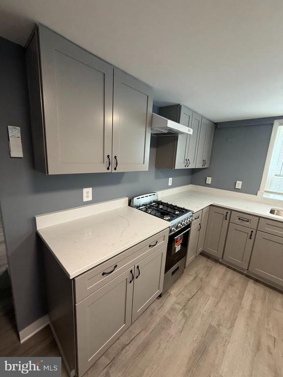 Building Photo - 122 W All Saints St