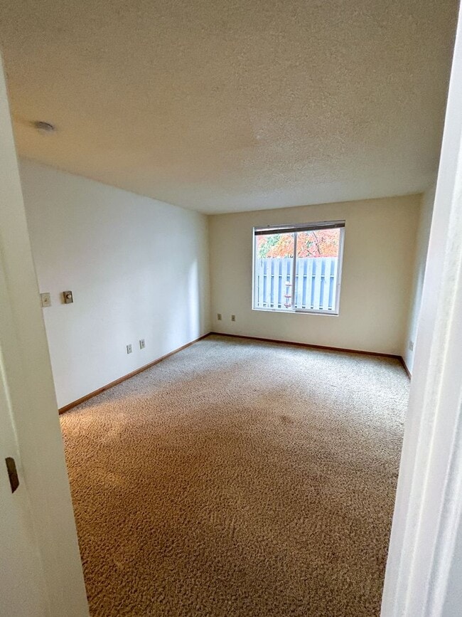 Building Photo - Renton Highlands 1 Bed 1 Bath Condo for Lease!