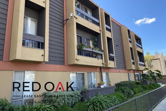 Building Photo - 17830 1/3 Sherman Way -325