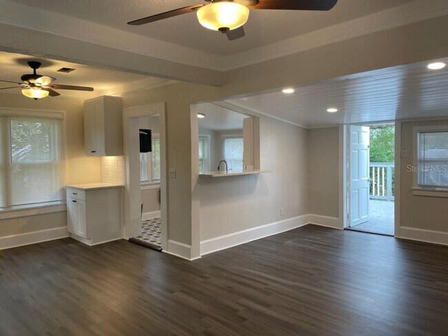 Building Photo - 3734 Burlington Ave N