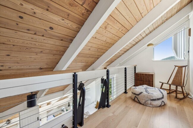 Building Photo - 85 Ridge Rd