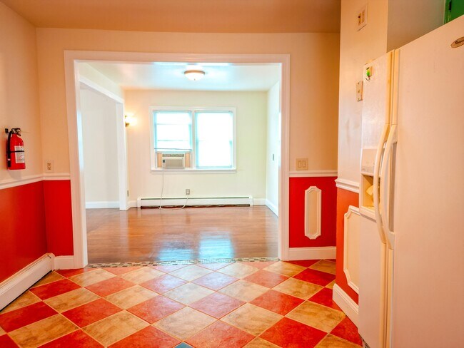 Building Photo - 104 Eastern Way