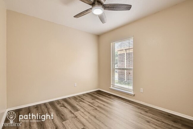 Building Photo - 4 br, 2 bath House - 112 Browning Lane UNIT