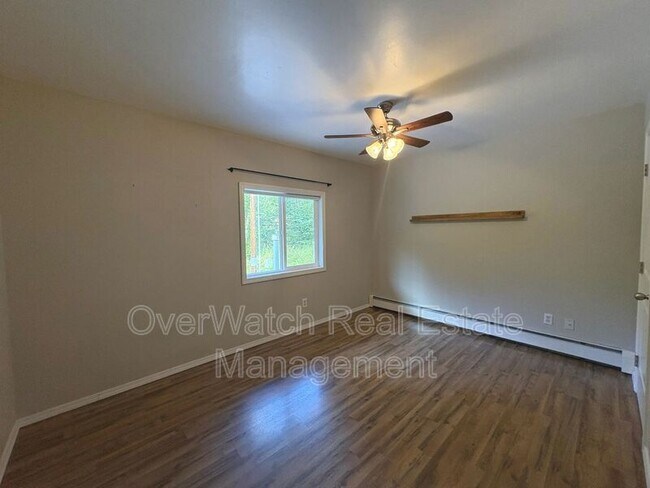 Building Photo - 6121 De Armoun Rd