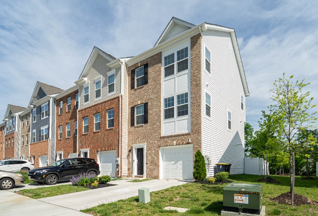 Building Photo - 6612 Bullrush Ct