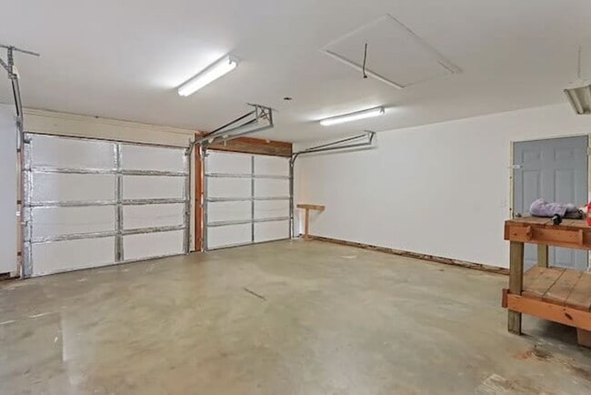 Building Photo - 12 Brown Thrasher Ct