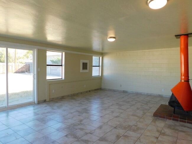 Building Photo - 1309 S Silver Ave