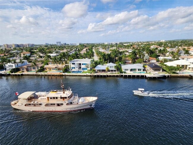 Building Photo - 299 N Riverside Dr