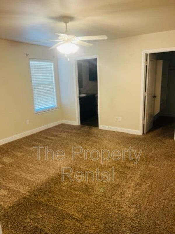 Building Photo - 819 E 97th Ct