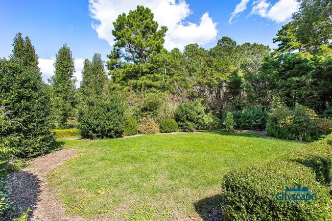 Building Photo - Fantastic Farmhouse in pastoral Goochland!