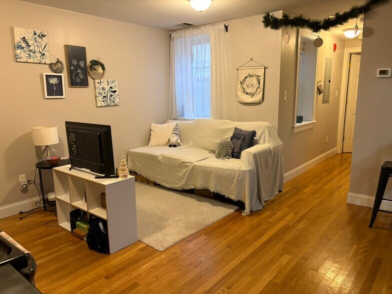 Building Photo - 23 Saint Lukes Rd