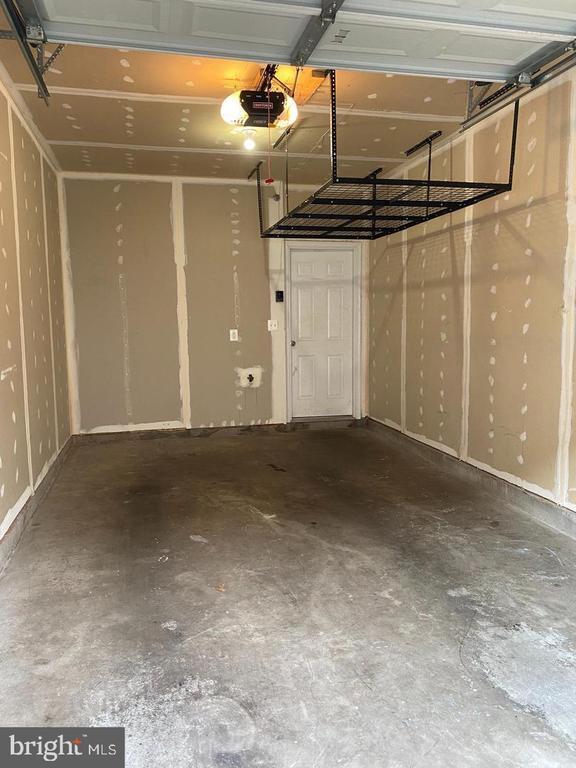 Building Photo - 9543 Center St